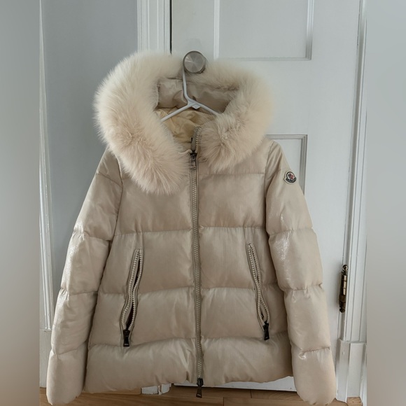 Moncler women’s jacket. Comfy, fashionable and almost new! - Picture 2 of 4